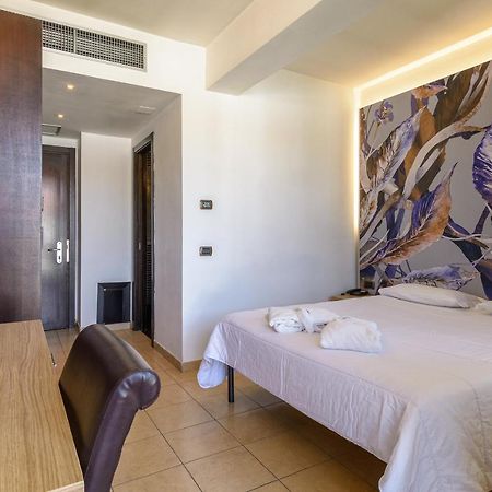 Hotel Terme Capasso コントゥルシ エクステリア 写真