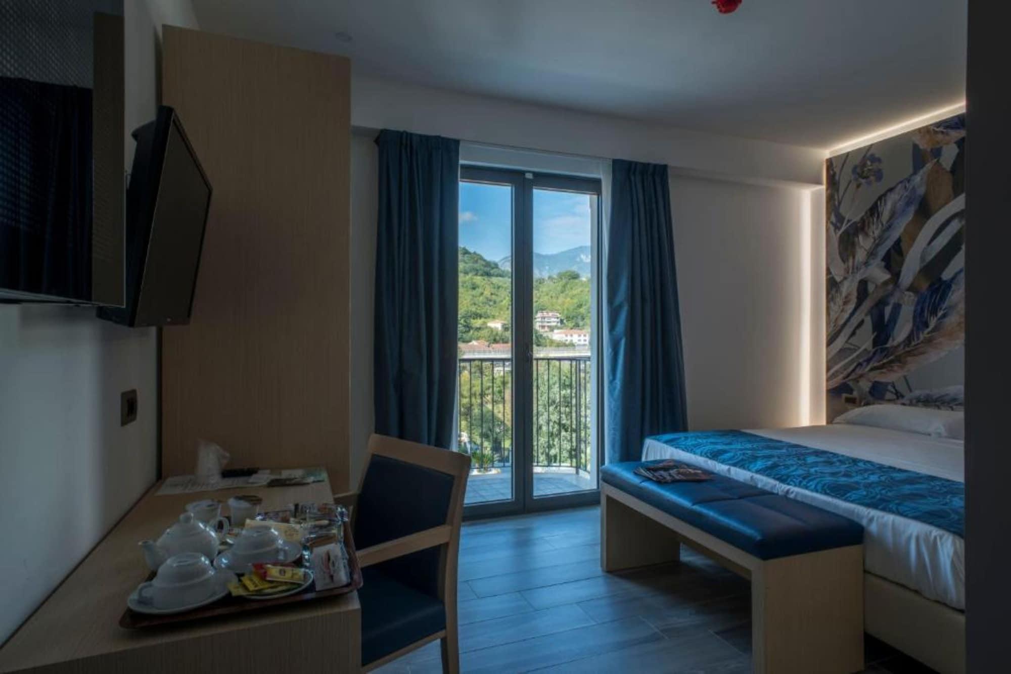 Hotel Terme Capasso コントゥルシ エクステリア 写真