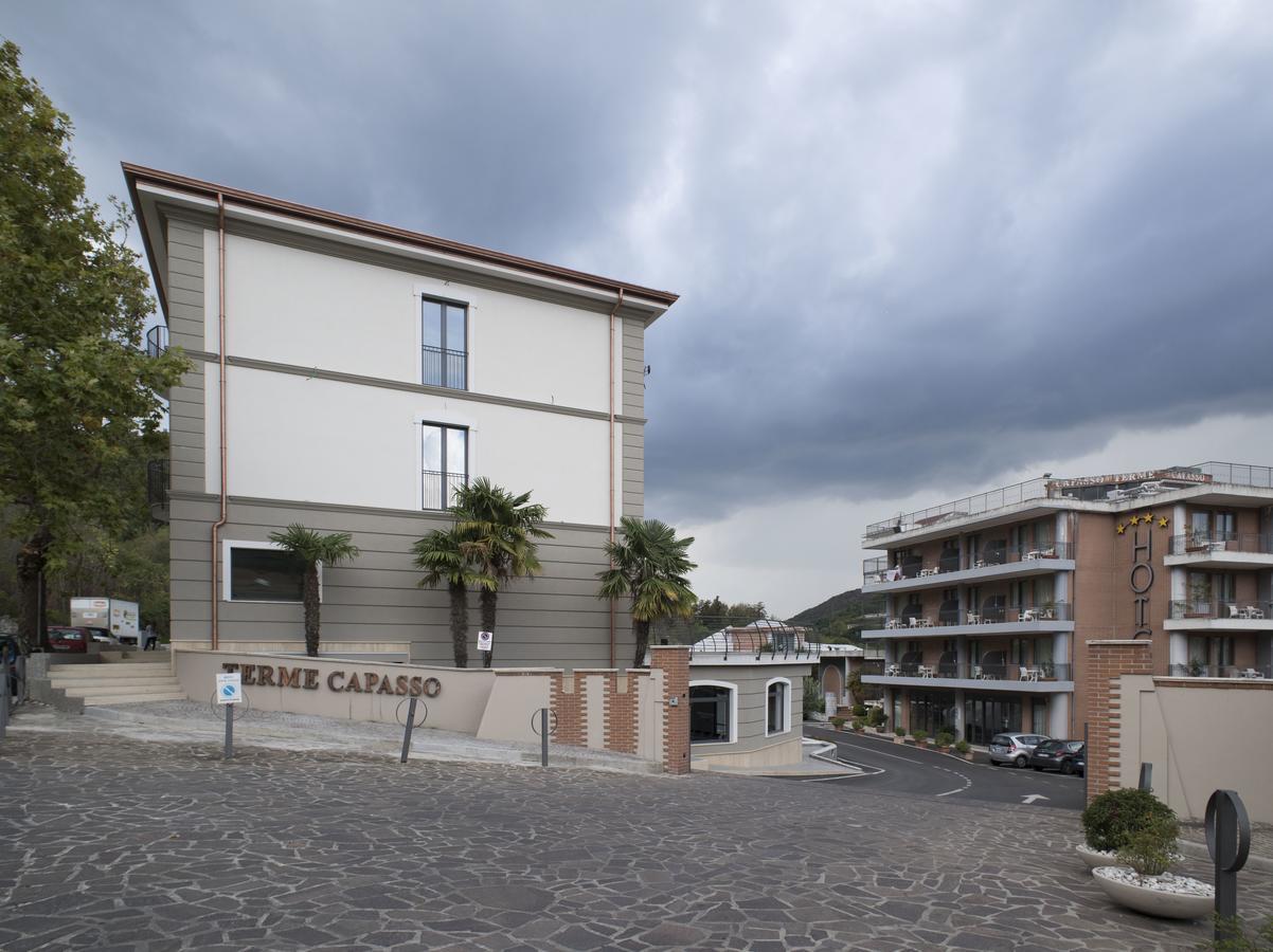 Hotel Terme Capasso コントゥルシ エクステリア 写真